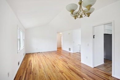 21 Zirkel Ave, Piscataway, NJ 08854 - photo 3