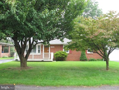 17313 Cloverleaf Rd, Hagerstown, MD 21740 - photo 2