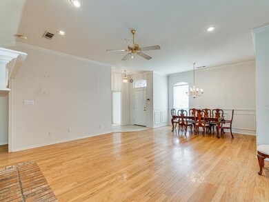 324 Chantilly Ct, Hurst, TX 76054 - photo 5