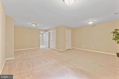5203 Wyndholme Cir, Baltimore, MD 21229 - photo 7