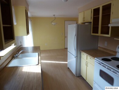 2035 SE Stone St, Corvallis, OR 97333 - photo 4