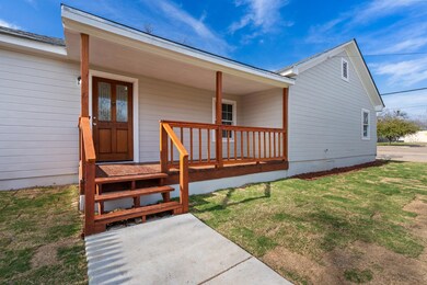 501 Shaw St, Cleburne, TX 76033 - photo 3