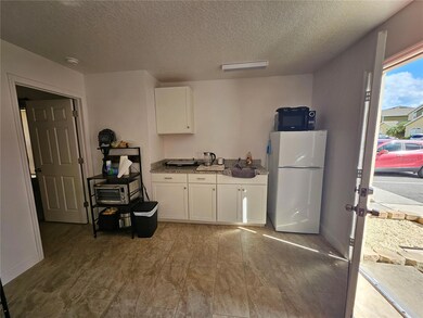 624 Australian Way unit B, Davenport, FL 33897 - photo 2
