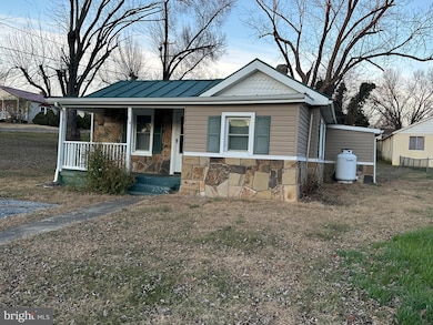 219 Seventh Ave, Luray, VA 22835 - photo 2