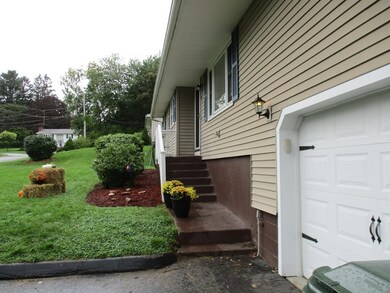 9 Lynn Ln, Dudley, MA 01571 - photo 2