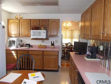 8 Warren Ave, Troy, NY 12180 - photo 6