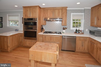 2716 King St, Alexandria, VA 22302 - photo 3