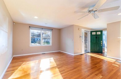 Living Room - IMG_8325s