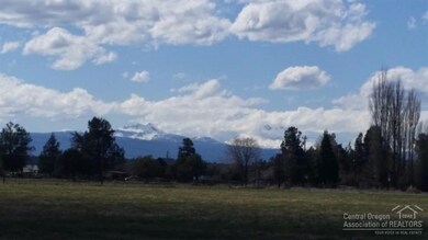 3698 SW Helmholtz Way, Redmond, OR 97756 - photo 5