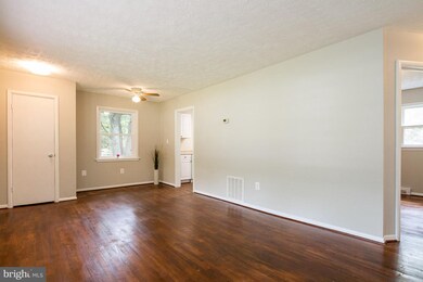 14510 Hamowell St, Manassas, VA 20112 - photo 5