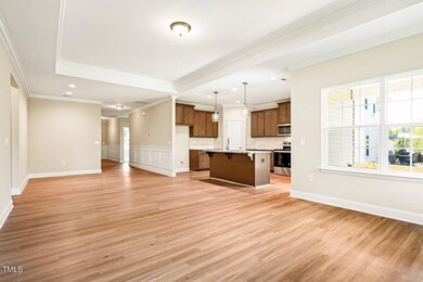 46 VR Dining kitchen