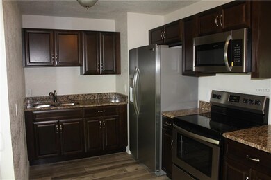 Very nice kitchen ready for many family meals.