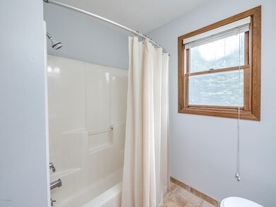 8476 Gibbs Ave, Kalamazoo, MI 49009 - photo 6