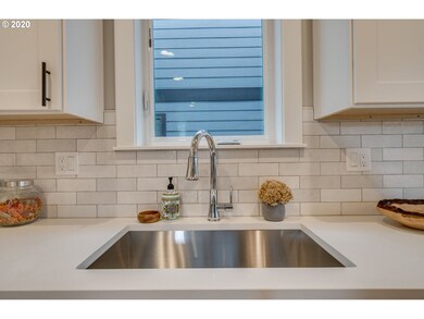 1118 SW Dottie Ave, Troutdale, OR 97060 - photo 7