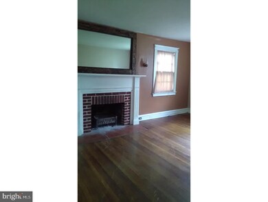 114 E Stewart Ave, Lansdowne, PA 19050 - photo 2