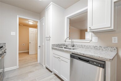 406 Hogle St, Weatherford, TX 76086 - photo 6