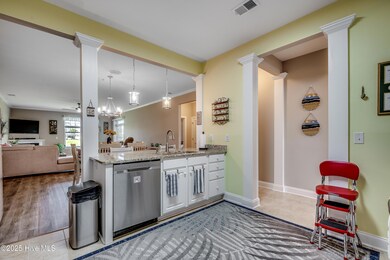 700 Pickering 103 024