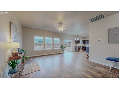 310 Rosalynn Dr, Stanfield, OR 97875 - photo 5