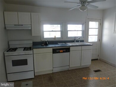 727 Center St, New Castle, DE 19720 - photo 5