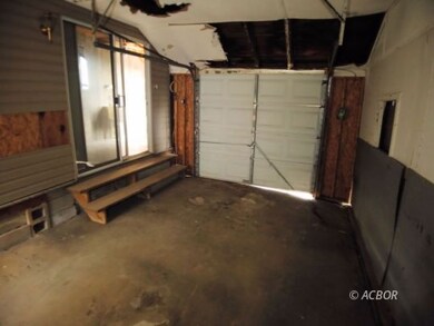 Single Car Garage (Left Side of House)