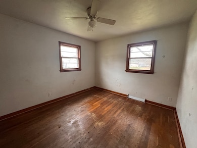 912 Chicago Ave, Dixon, IL 61021 - photo 5