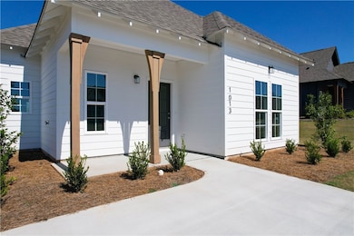 1013 Crossing Ct E, Valley, AL 36854 - photo 3