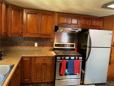 36 Prentice Ave, Pawtucket, RI 02860 - photo 6