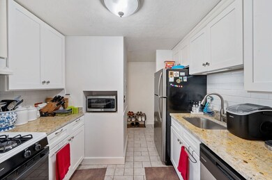 269 Lake St unit 5, East Weymouth, MA 02189 - photo 2