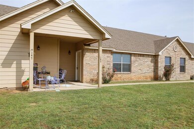 141 Lindas Creek Ln unit 141-147, Weatherford, TX 76088 - photo 2