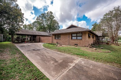 2100 Matthews St, Bay City, TX 77414 - photo 2