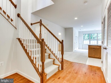 8009 Turtle Creek Cir, Gainesville, VA 20155 - photo 4