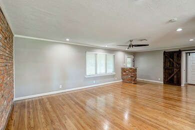 1745 Longacre Dr, Houston, TX 77055 - photo 6