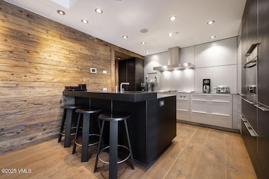 2504_one_willow_bridge_26_interior_kitch