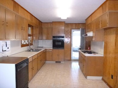 308 Green Lane pic 3