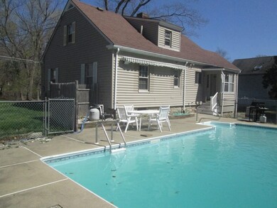 884 School St, Webster, MA 01570 - photo 3