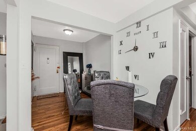 2 Fisher Dr unit 418, Mount Vernon, NY 10552 - photo 5