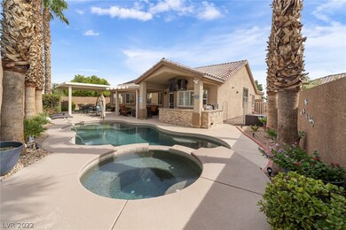 Pool & Spa
