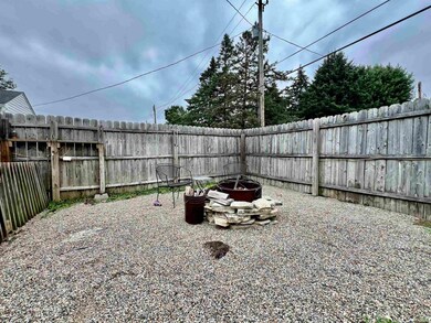 556 Elmwood Dr, Frankfort, IN 46041 - photo 4