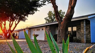 817 Larkspur St, Alamogordo, NM 88310 - photo 2