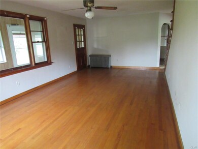 4555 Chestnut St, Emmaus, PA 18049 - photo 5