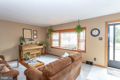 1051 Wayfield Dr, Norristown, PA 19403 - photo 5