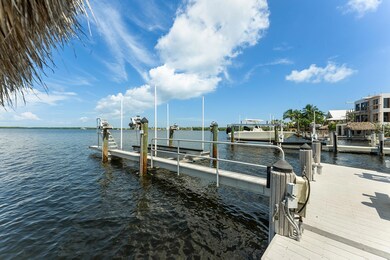 Excellent deep water dockage