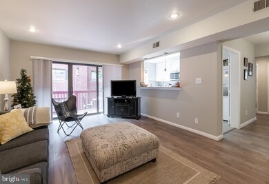 236 W Taylor Run Pkwy unit 5, Alexandria, VA 22314 - photo 5