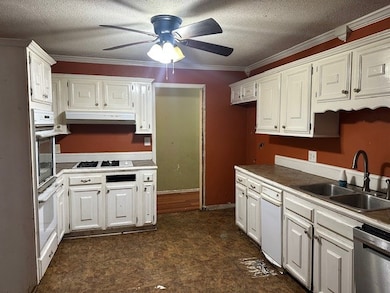 1911 Sourwood Dr, Dalton, GA 30720 - photo 2