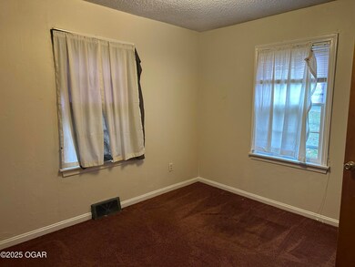626 S High St, Neosho, MO 64850 - photo 6