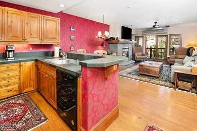 61-Avondale-Ln-206-MLS_05