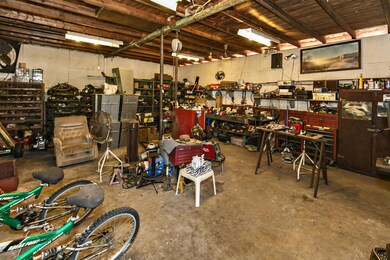 002_Garage