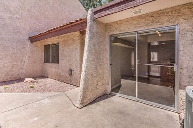1828_s_river_dr_MLS_HID1113086_ROOM03kit