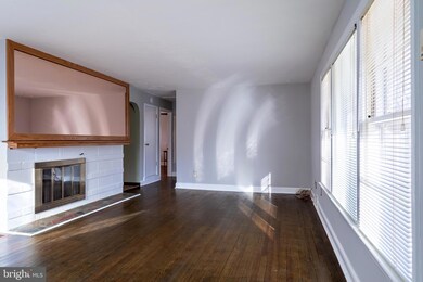 526 Sutherland Rd, Ewing, NJ 08618 - photo 3