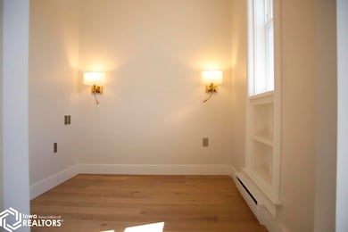 51 E Broadway Ave unit 203, Fairfield, IA 52556 - photo 3